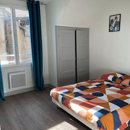 T2 4 Pers Face Gare Sncf Appart Hotel Le Cygne 6 Бурж Екстериор снимка